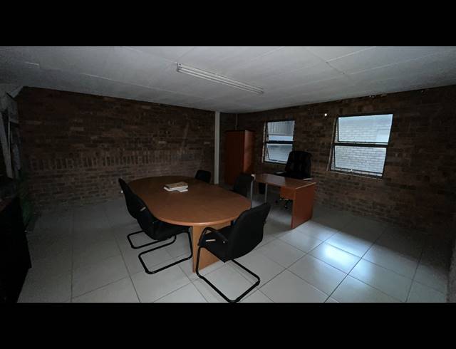 550M² WAREHOUSE TO LET IN SPARTAN